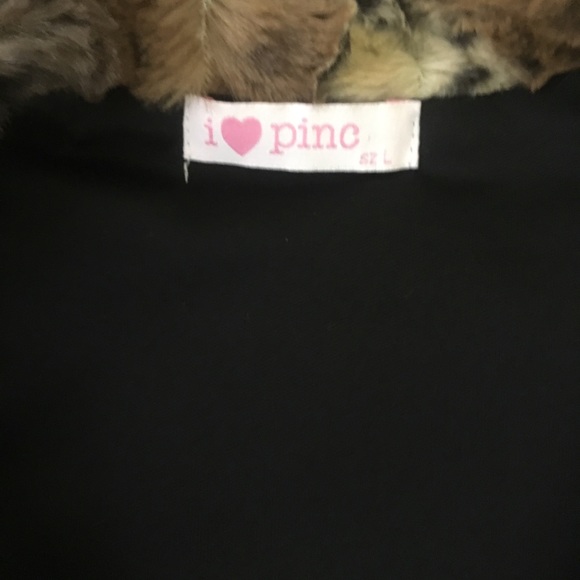 On Hold !! Faux Fur Vest (can fit ladies’ size S- L too) - Picture 4 of 4